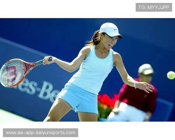 网球正拍暴力抽击：力量与技巧的极致表达