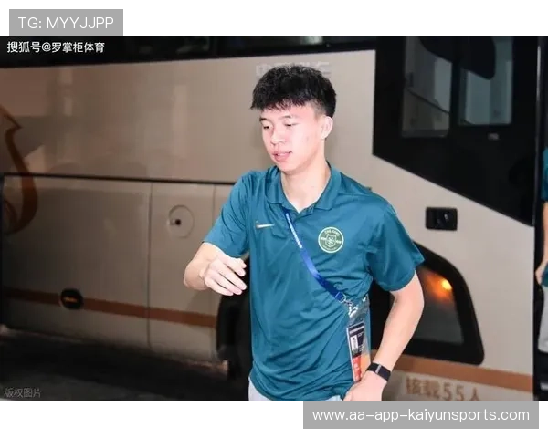 青年才俊王钰栋获欧经纪签约，留洋通道被打开