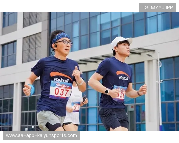 郭全博转身新生活,训练场最后一圈慢跑告别 郭全博转身新生活,训练场最后一圈慢跑告别